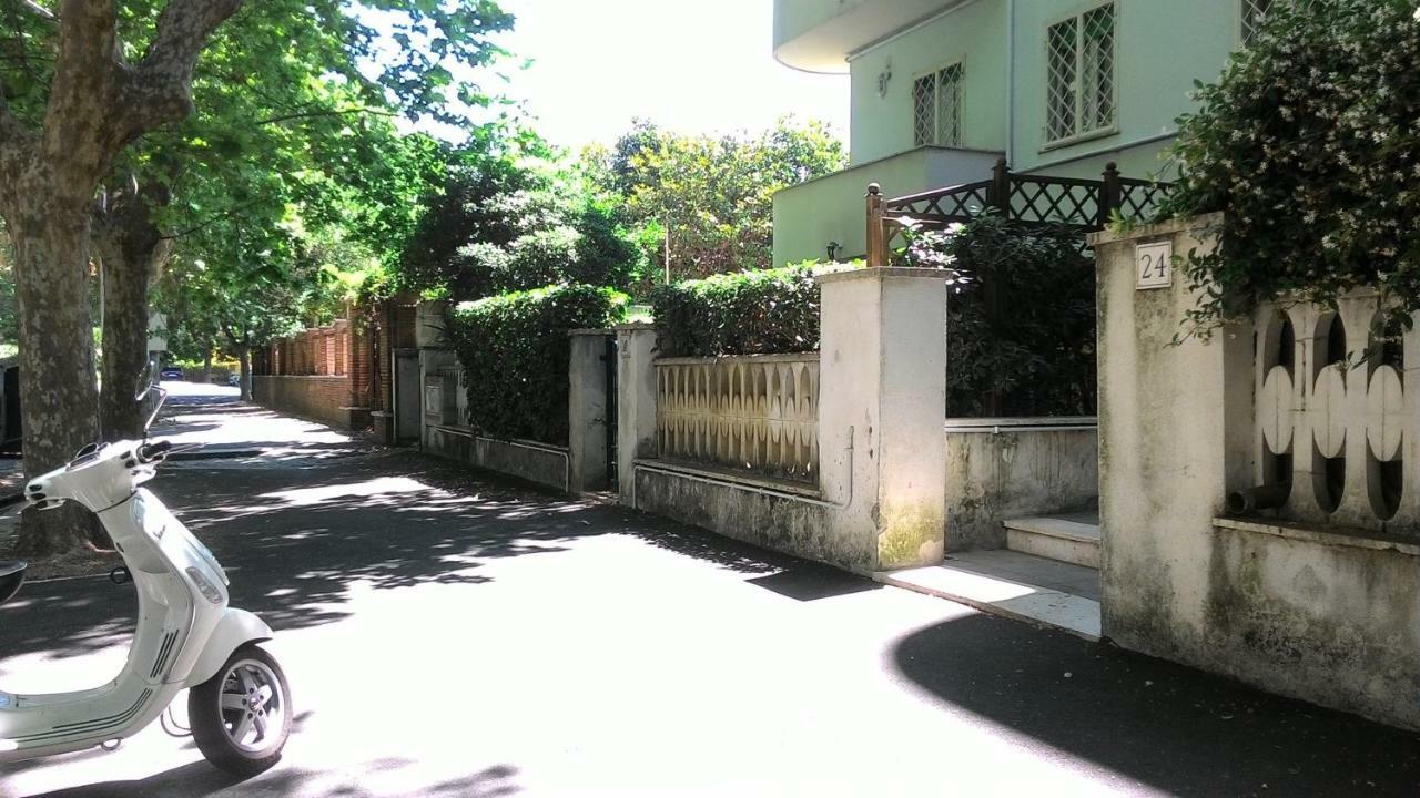 Brezza Di Mare Apartment Лидо ди Остия Екстериор снимка