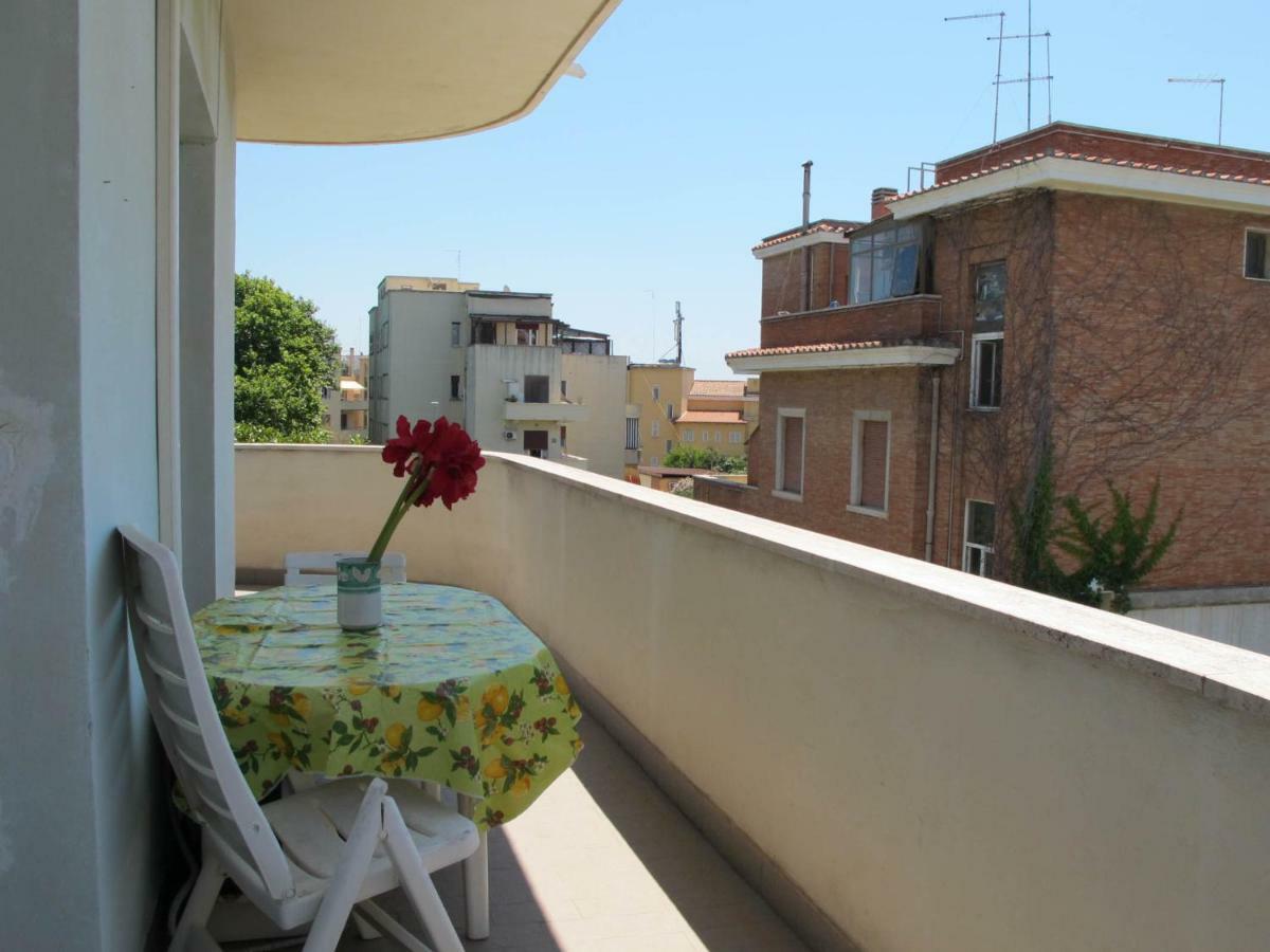 Brezza Di Mare Apartment Лидо ди Остия Екстериор снимка